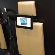 創新駕駛體驗 香港貿發局春電展Simon Trading展示9 Dual Screen Cinema for Car電子解決方案